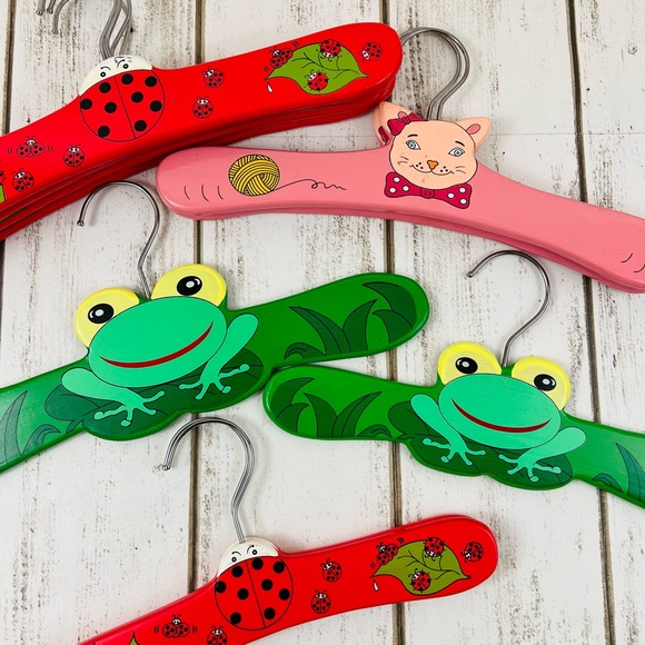 Kidorable Vintage Aminal Kids Wooden Hangers Bundle of 10 Frog Cat Ladybug - Picture 3 of 10